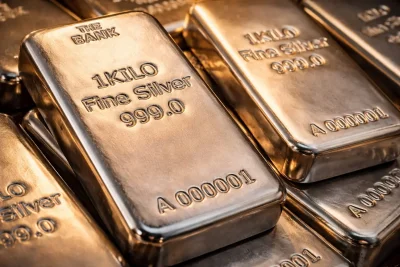 Silver Retreats to $81, Pressuring Miners as Dollar Strength Weighs