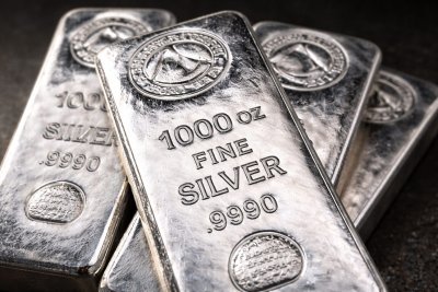 Silver Soars 5% on Dollar Weakness, Renewed Iran Negotiation Hopes
