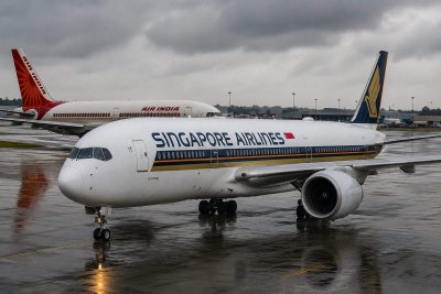 Singapore Airlines Profit Plunges 57% on Air India Losses and Rising Fuel Costs