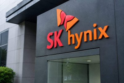SK hynix Accelerates AI Packaging Spending After Stock Reverses Early Gains