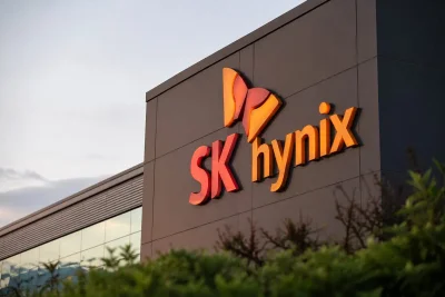 SK Hynix Surges 12.8% in Nasdaq Debut, Premium Over Seoul Shares Widens