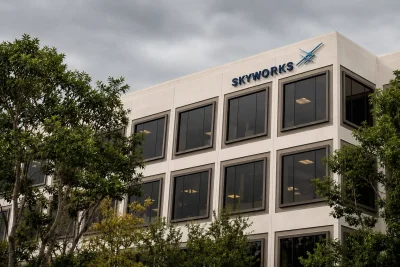 Skyworks Surges 12% on Qorvo Debt Swap Step in $22B Merger