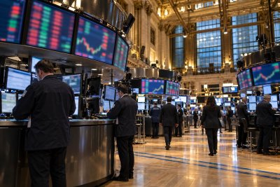 Small Caps, Healthcare Drive S&P 500 Higher; Tech Lags