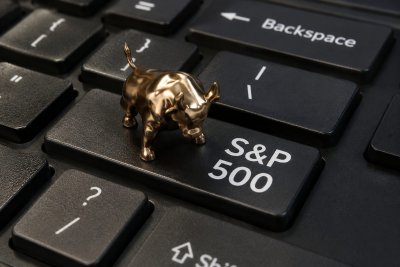 Small Caps Lead but Market Breadth Weakens; S&P 500 Falls to 7,457.69