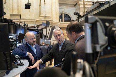 Small Caps Surge 1.2% as Trading Volume Signals Broad Risk Appetite