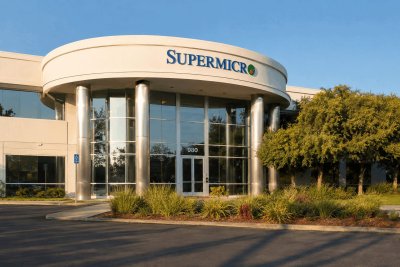 SMCI Stock Gains 1.7% as $68.5B Forecast Overshadows Margin Dip