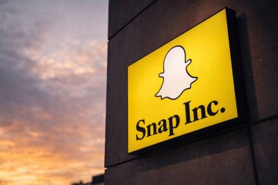 Snap Shares Dip on Downgrade Amid Ad Revenue Struggles