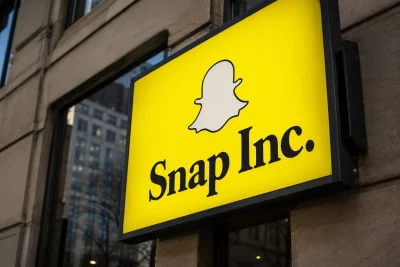 Snap Shares Jump 7% as Short Interest Declines, Sector Rally Lifts Sentiment