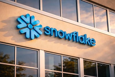 Snowflake Partners with EY on AI Sales Platform, Embraces Lower Margins for Growth