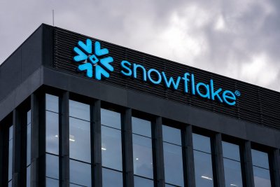 Snowflake Shares Dip as BofA Raises Target Ahead of Q1 Earnings