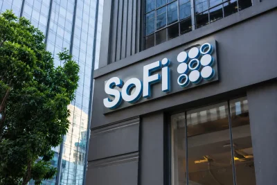 SoFi CEO Insider Buy Boosts Stock Amid Fintech Rally