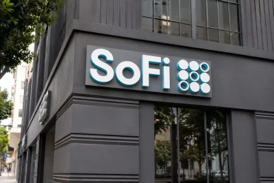 SoFi Stock Slips as Small-Business Loan Launch Fails to Sustain Rally Ahead of Holiday