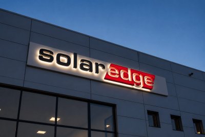 SolarEdge Shares Tumble as Wider Loss Clouds Revenue Growth