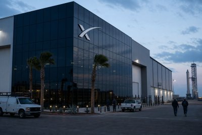 SpaceX Shares Dip 1.2% Premarket as Analysts Question Starlink's Ability to Fund Expansion