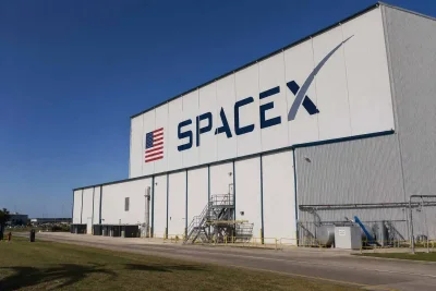 SpaceX Shares Dip as Orbital AI Faces Environmental Scrutiny