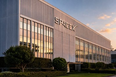 SpaceX Slumps After Russell Inclusion, Growth Funds Bear $73B Exposure