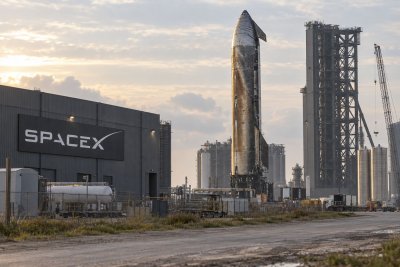 SpaceX Stock Climbs Ahead of Massive Share Unlock