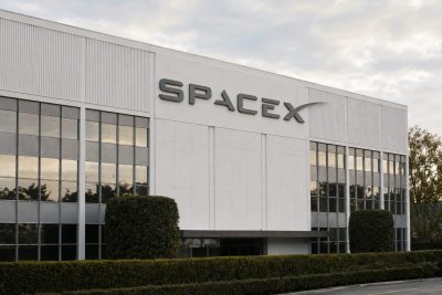 SpaceX Stock Dips as Massive Share Unlock Looms