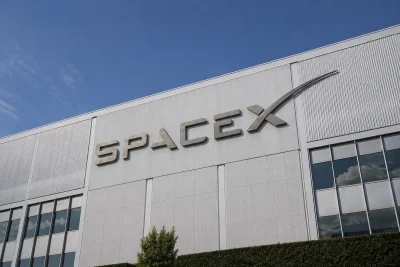 SpaceX Stock Under Short Squeeze Pressure Ahead of Nasdaq-100 Inclusion