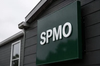SPMO's 2026 Lead Over SPY Narrows Amid Momentum Shift