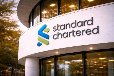 Standard Chartered Gains as Markets Await Key UK Data and Earnings