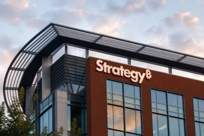 Strategy's STRC Preferred Stock Plunges, Signaling Bitcoin Funding Stress
