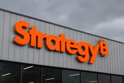 STRC Preferred Shares Slide, Threatening Strategy's Bitcoin Funding Model
