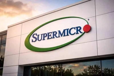 Super Micro Rises on AI Server Focus Amid Margin Pressure