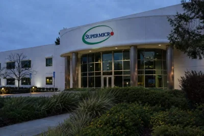 Super Micro's $6.8B Cash Burn Spurs Growth Doubts