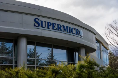 Super Micro (SMCI) Dips 2.8% as Stock Trades Below June Share Price