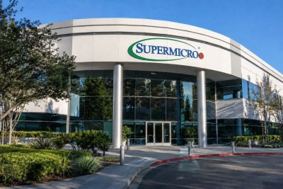 Super Micro Stock Jumps 19% on Strong Outlook, But Margin Concerns Loom