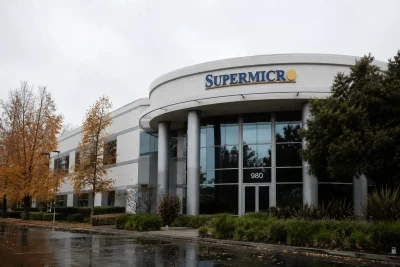 Supermicro Stock Wavers as Cash Flow Worries Overshadow Margin Gains