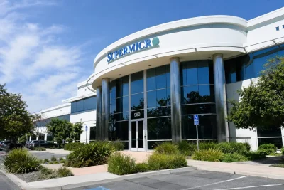 Supermicro Surges on AI Server Demand, HPE Results Boost Sentiment