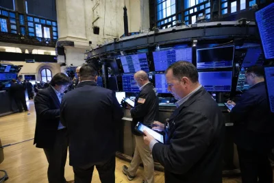 Tech-Led Selloff Deepens as 10-Year Yield Climbs to 4.79%