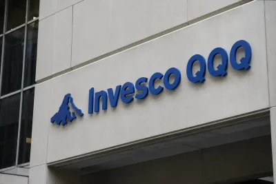 Tech Rally Powers QQQ Surge as US-Iran Deal Eases Oil, Inflation Worries