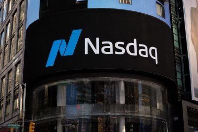 Tech Rally Resurgent: Intel, Micron, SanDisk Lead Nasdaq Higher