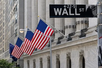 Tech Rebound, Eased Iran Tensions Propel Wall Street Higher