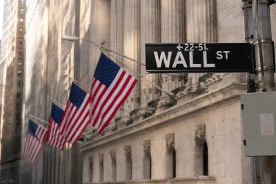 Tech Stocks Rally on Chip Sector Strength Ahead of Key Earnings