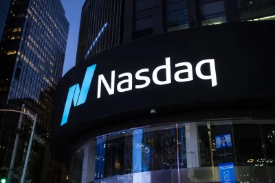 Tech Stocks Rebound as AI and Semiconductor Names Lead Monday's Rally