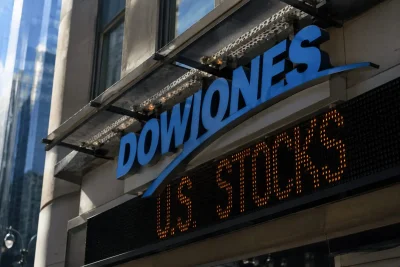 Tech Titans Mask Broader Dow Decline as Price-Weighted Index Advances