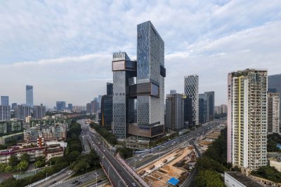 Tencent Jumps 5.5% as AI Capex Hits Record; Buyback Lags