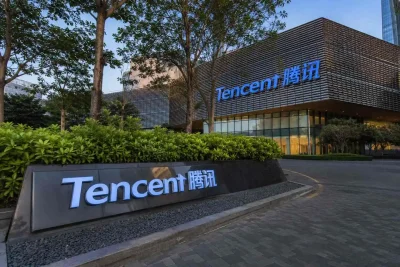 Tencent Stock Slides 5.8% as Gaming Jitters and Buyback Pause Weigh
