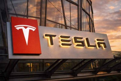 Tesla Adjusts Cybertruck Pricing Ahead of Key Trading Week