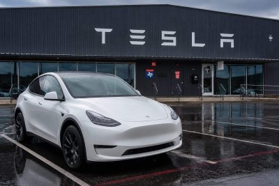 Tesla Q2 Deliveries Top Forecasts, Inventory Drawdown Sparks Earnings Debate