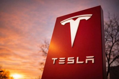 Tesla Shares Dip Amid Growth Concerns and Regulatory Scrutiny