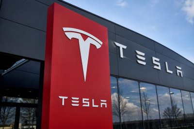 Tesla shares slip as Q2 delivery data shows reliance on Model 3/Y
