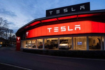 Tesla Stock Edges Higher Ahead of Long Weekend; Recall and Macro Data Loom