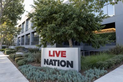 Ticketmaster Rivals Challenge DOJ Deal; LYV's High-Margin Engine in Focus