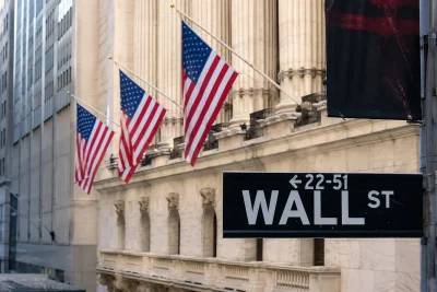 U.S. Futures Edge Higher as SpaceX Debut Looms, Oil Prices Plunge