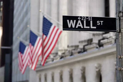 U.S. Stocks Dip as Fed Decision Looms, Tech Earnings in Focus